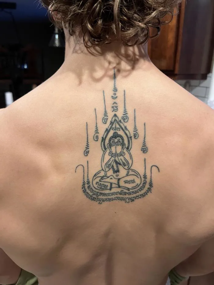 Hình xăm đầu tiên của tui, tui xăm sak yant ở Thái Lan, do Arjan Neng ở  arjanneg thai sakyant tattoo làm đó. : r/tattoos