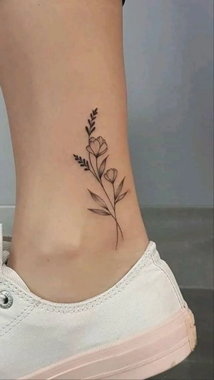 Tự tin khoe cá tính cùng 5 mẫu hình tattoo hoa đầy gợi cảm cho nàng
