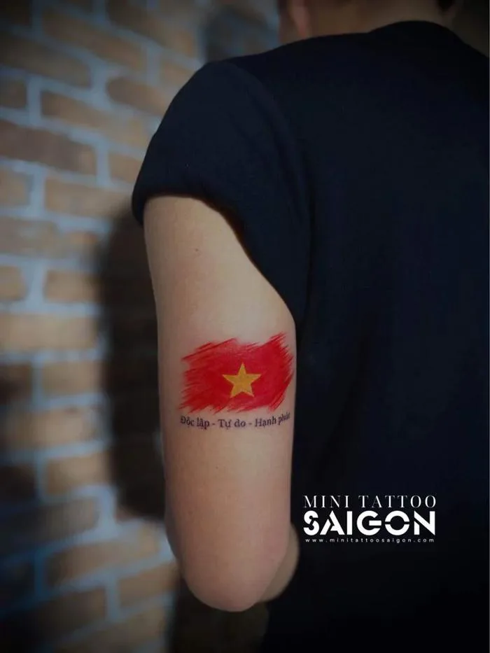 9+ Hình xăm lá cờ Việt Nam đẹp, ý nghĩa và đậm chất tự hào dân tộc – Mini  Tattoo Saigon - Xăm hình nghệ thuật uy tín tại Sài Gòn