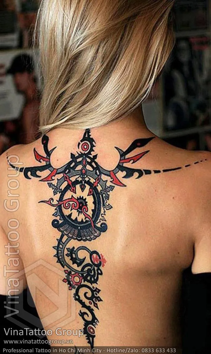 Hình xăm đẹp ở dọc sống lưng - VinaTattoo Group