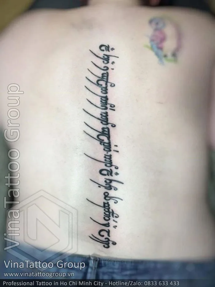 Hình xăm đẹp ở dọc sống lưng - VinaTattoo Group