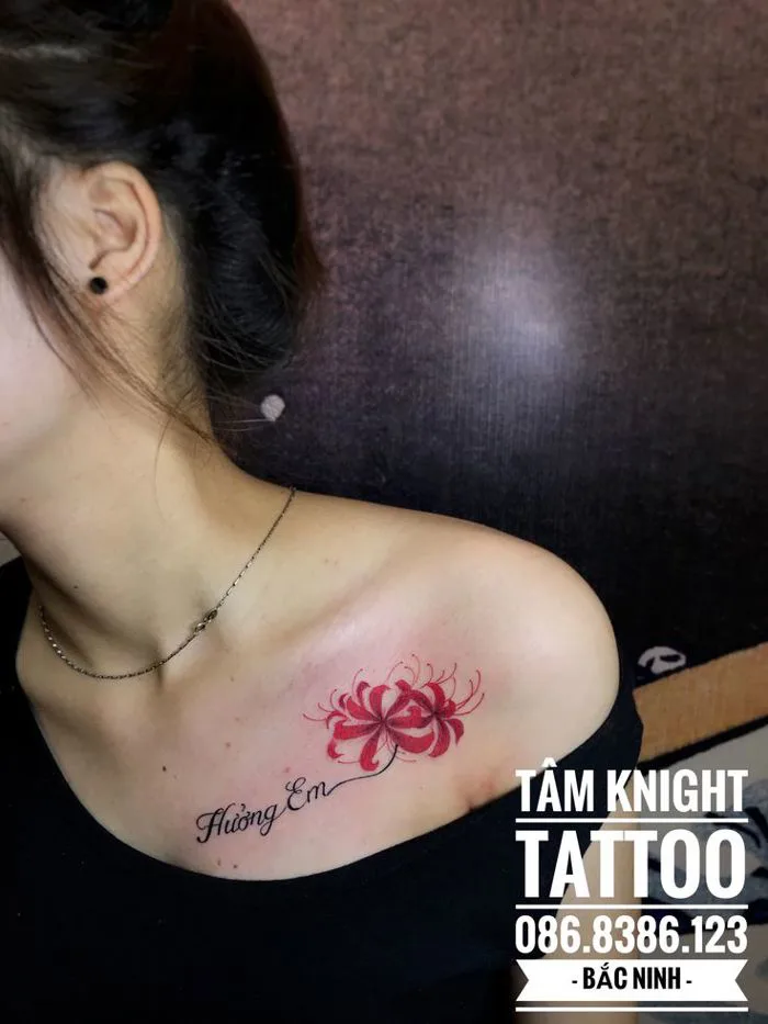 Hình xăm hoa trên vai | Cô gái xăm mực, Hình xăm gia đình, Hình xăm