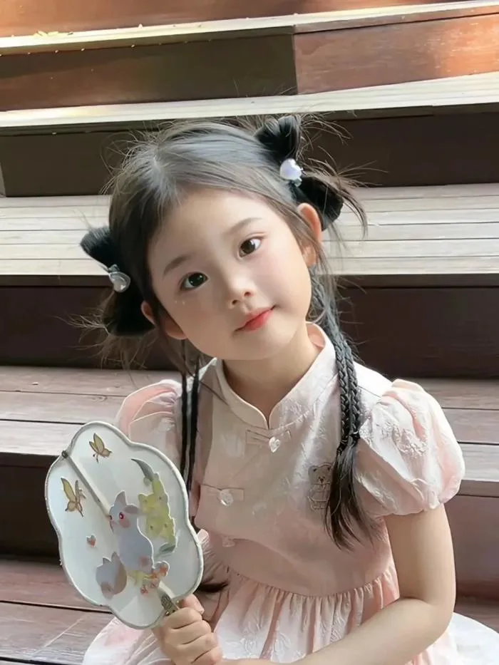Gây Thương Nhớ Với Top 10 Kiểu Búi Tóc 2 Bên Cho Bé Siêu Đáng Yêu