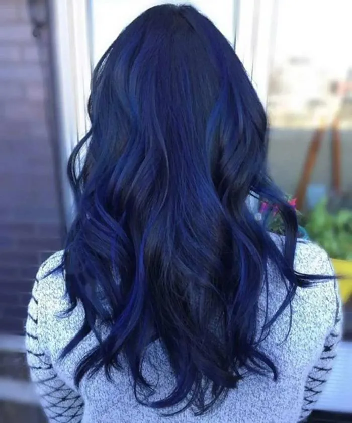 Top 23 màu tóc xanh đen trendy vô cùng đẹp 2026 đáng để thử