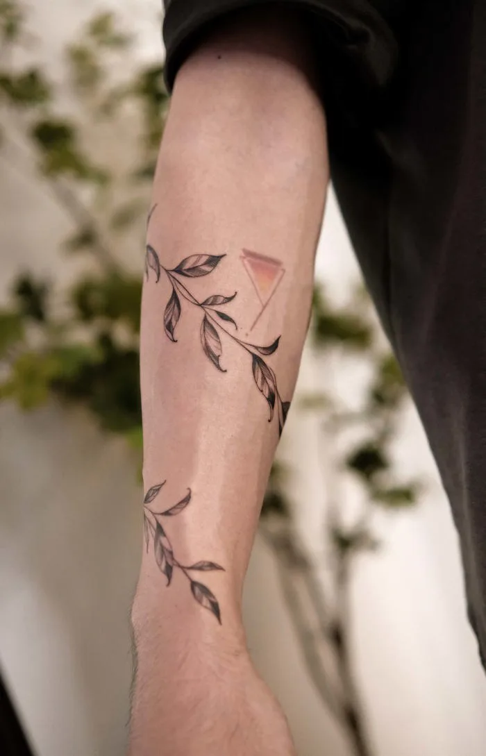 flower-tattoo-mini-forearm 1 - Premium Tattoo Studio