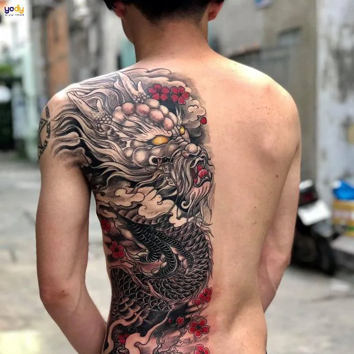 99+ Hình xăm nửa lưng nổi bật, ý nghĩa nhất hiện nay | Yody