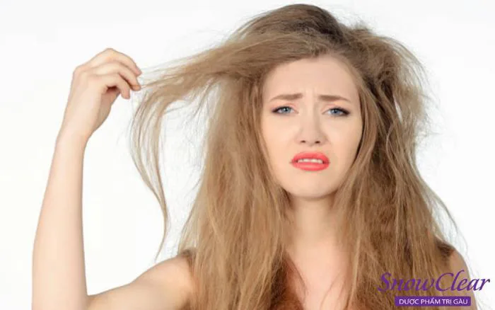 Tóc uốn bị khô xơ phải làm sao để mượt mà trở lại ?