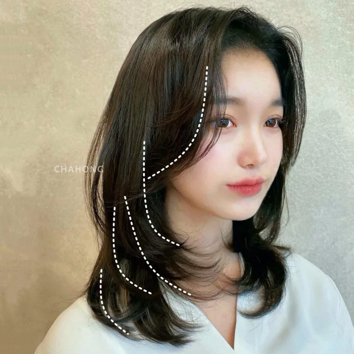 Gò má cao vẫn có thể cắt tóc ngắn nếu như chọn đúng kiểu tóc làm thanh thoát ngũ quan gương mặt Gò má cao vẫn có thể cắt tóc ngắn nếu như chọn đúng kiểu tóc làm thanh thoát ngũ quan gương mặt