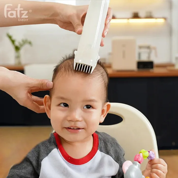 TÔNG ĐƠ CẮT TÓC VÀ TỰ ĐỘNG HÚT TÓC AN TOÀN CHO BÉ TRIM 4 - FB7901HB